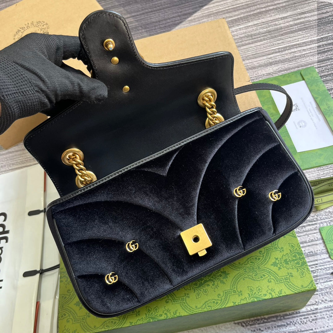 Luxury Gucci GG MARMONT MEDIUM 26 BAG IN BLACK VELVET