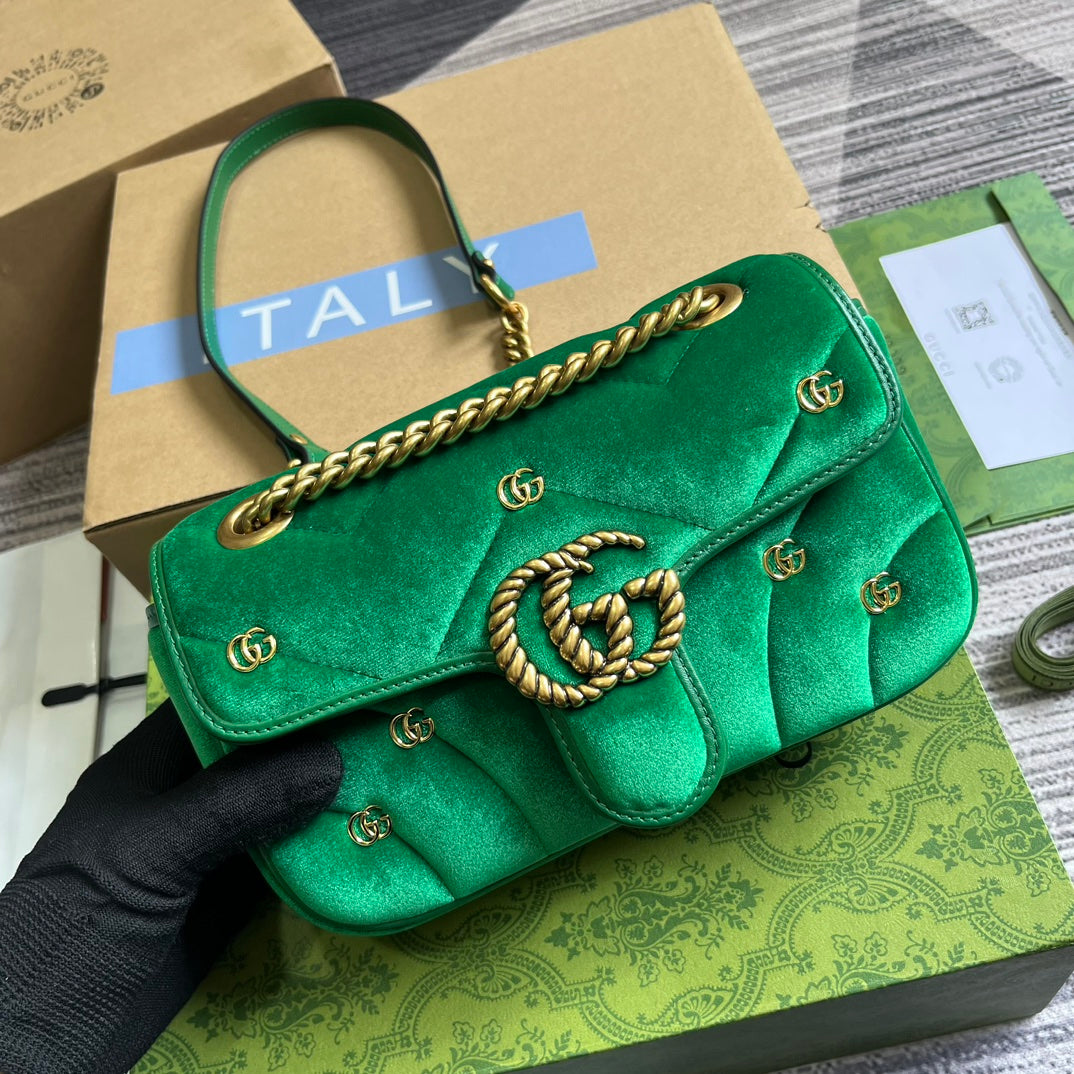 Luxury Gucci GG MARMONT MINI 22 BAG IN COOL GREEN VELVET