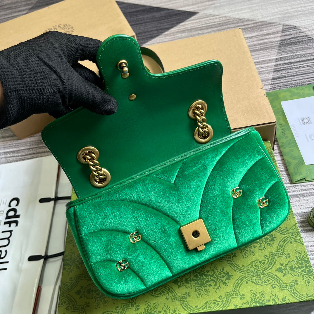Luxury Gucci GG MARMONT MINI 22 BAG IN COOL GREEN VELVET