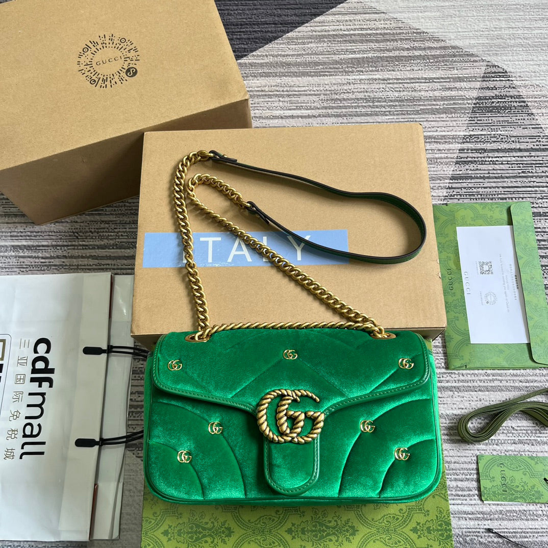 Luxury Gucci GG MARMONT MEDIUM 26 BAG IN COOL GREEN VELVET