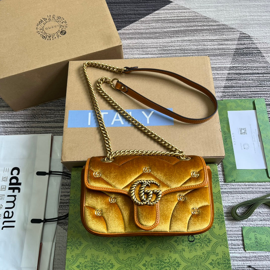 Luxury Gucci GG MARMONT MINI 22 BAG IN GOLDEN VELVET