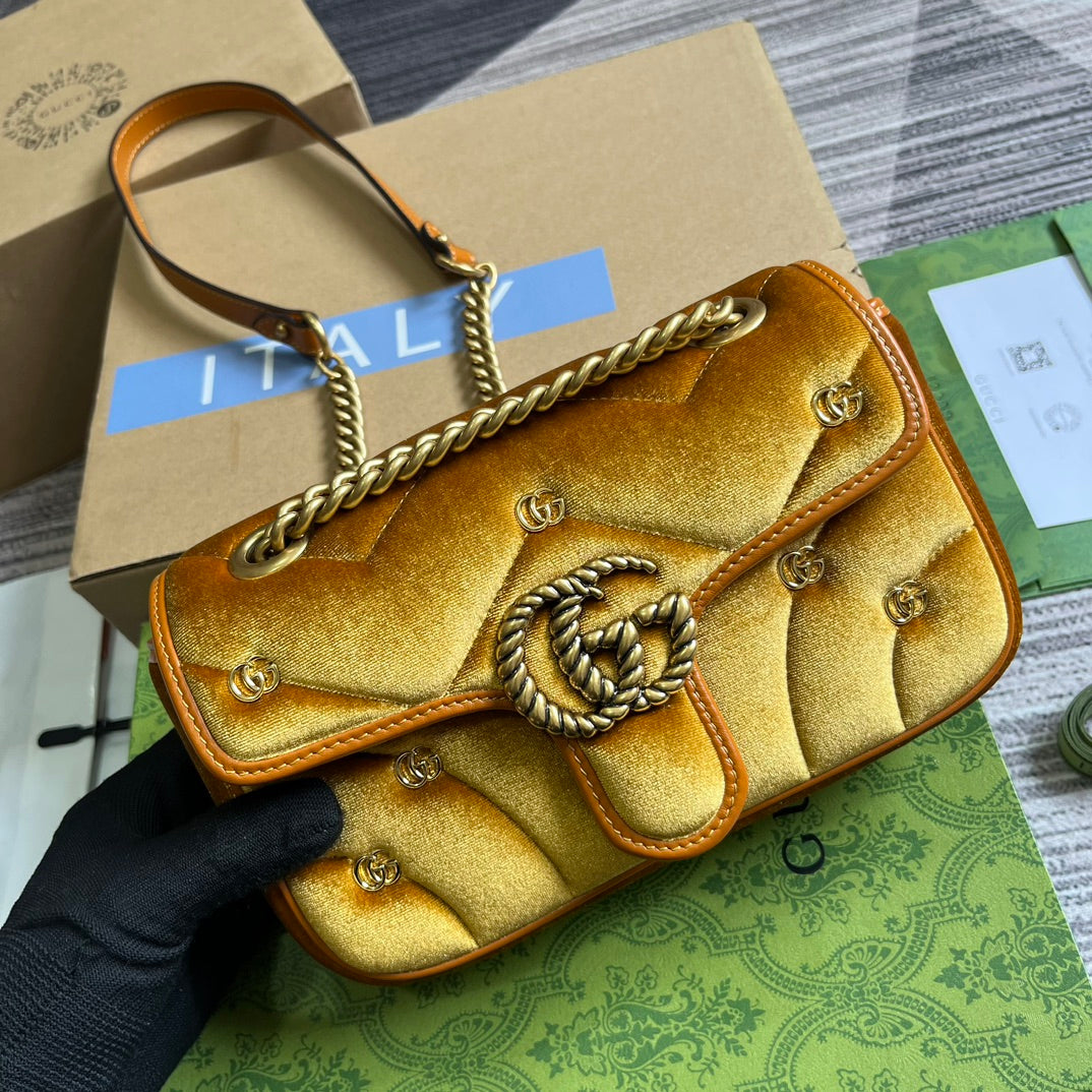 Luxury Gucci GG MARMONT MINI 22 BAG IN GOLDEN VELVET