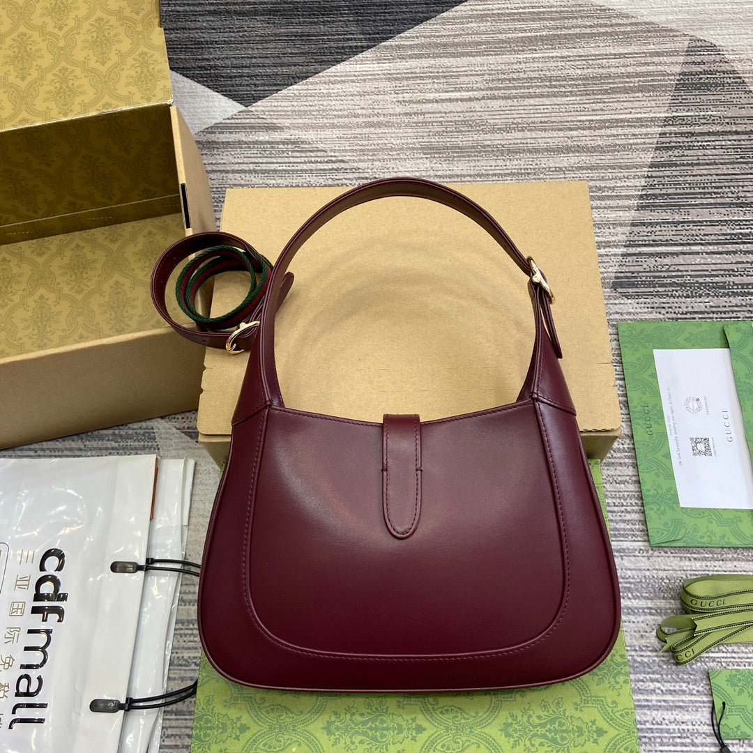 Luxury Gucci JACKIE SMALL SHOULDER BAG 27 IN BURGUNDY RED CALFSKIN GOLD HARDWARE