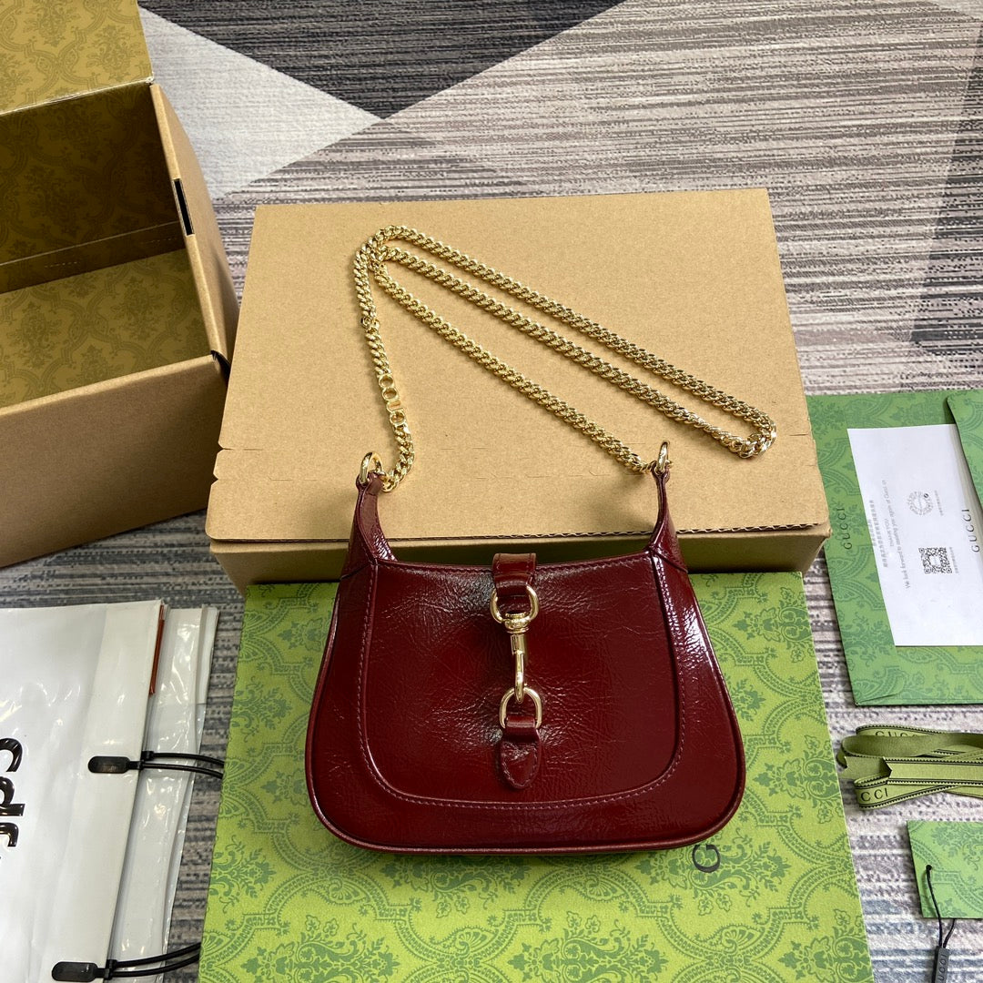 Luxury Gucci JACKIE NOTTE MINI BAG 19 IN RED WINE CRACKED LACQUER CALFSKIN GOLD HARDWARE