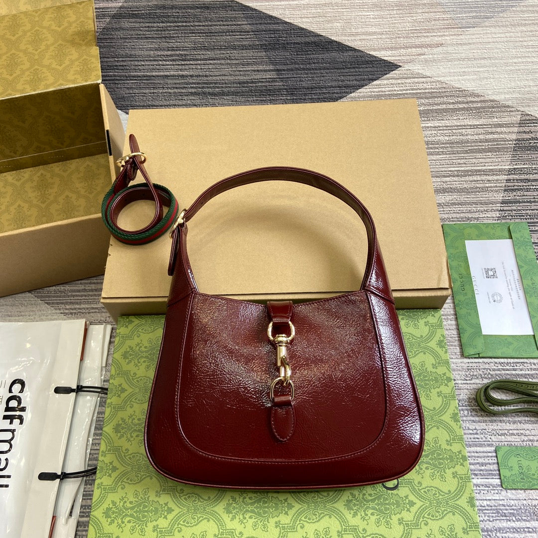 Luxury Gucci JACKIE SMALL SHOULDER BAG 27 IN WINE RED CRACKED LACQUER CALFSKIN GOLD HARDWARE
