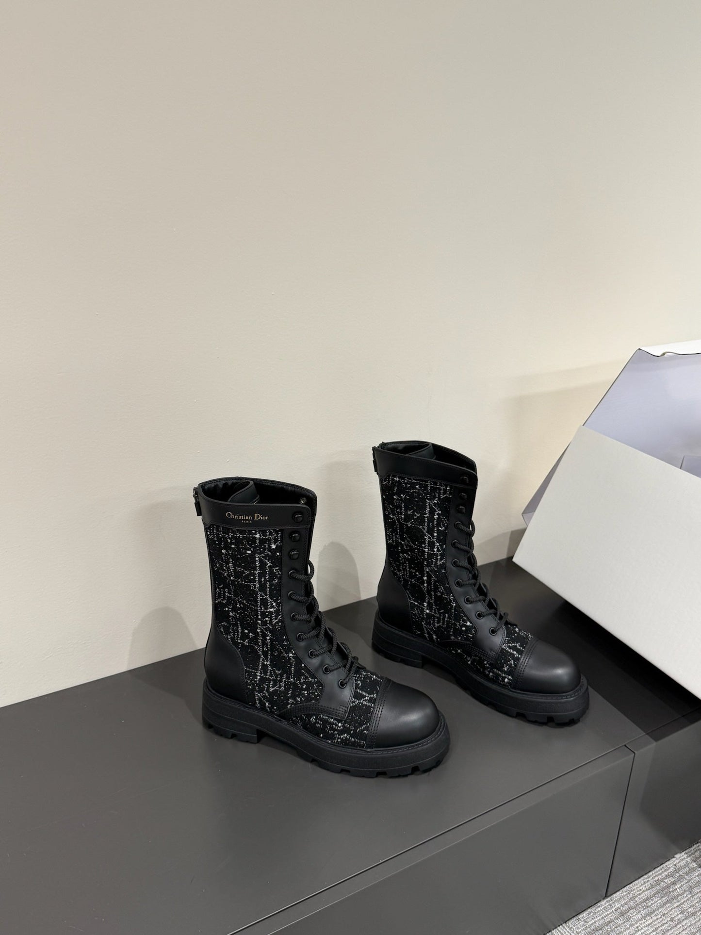 Luxury DiorD-Unit Ankle Boot In Black Tweed And Cowhide 109609
