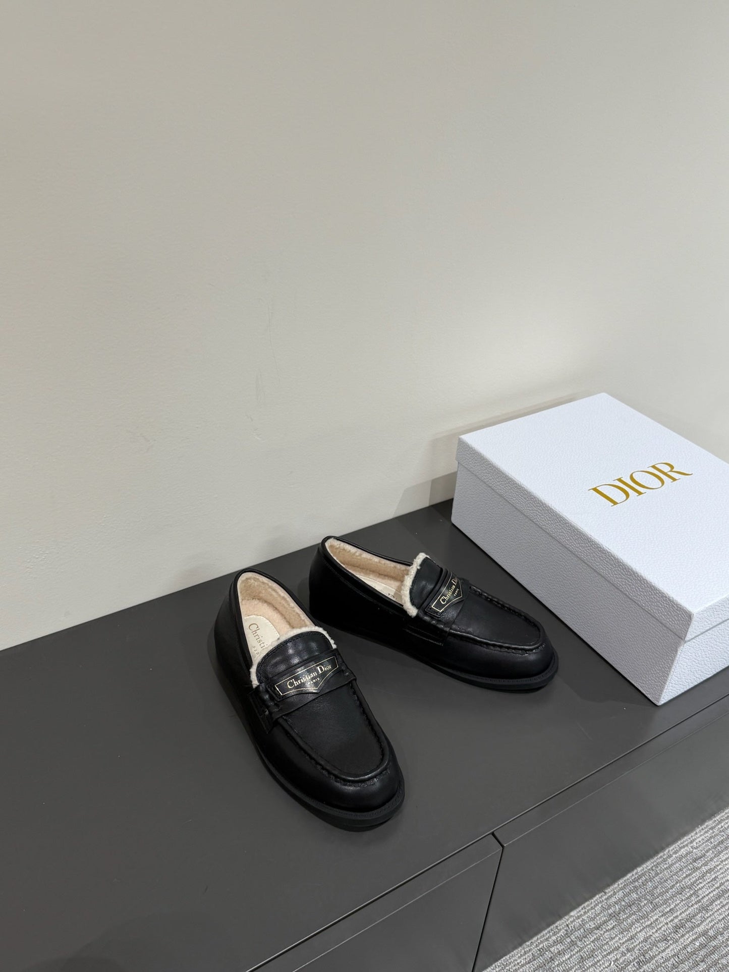 Luxury DiorLoafers In Black Lambskin And Fleece Lining 109291