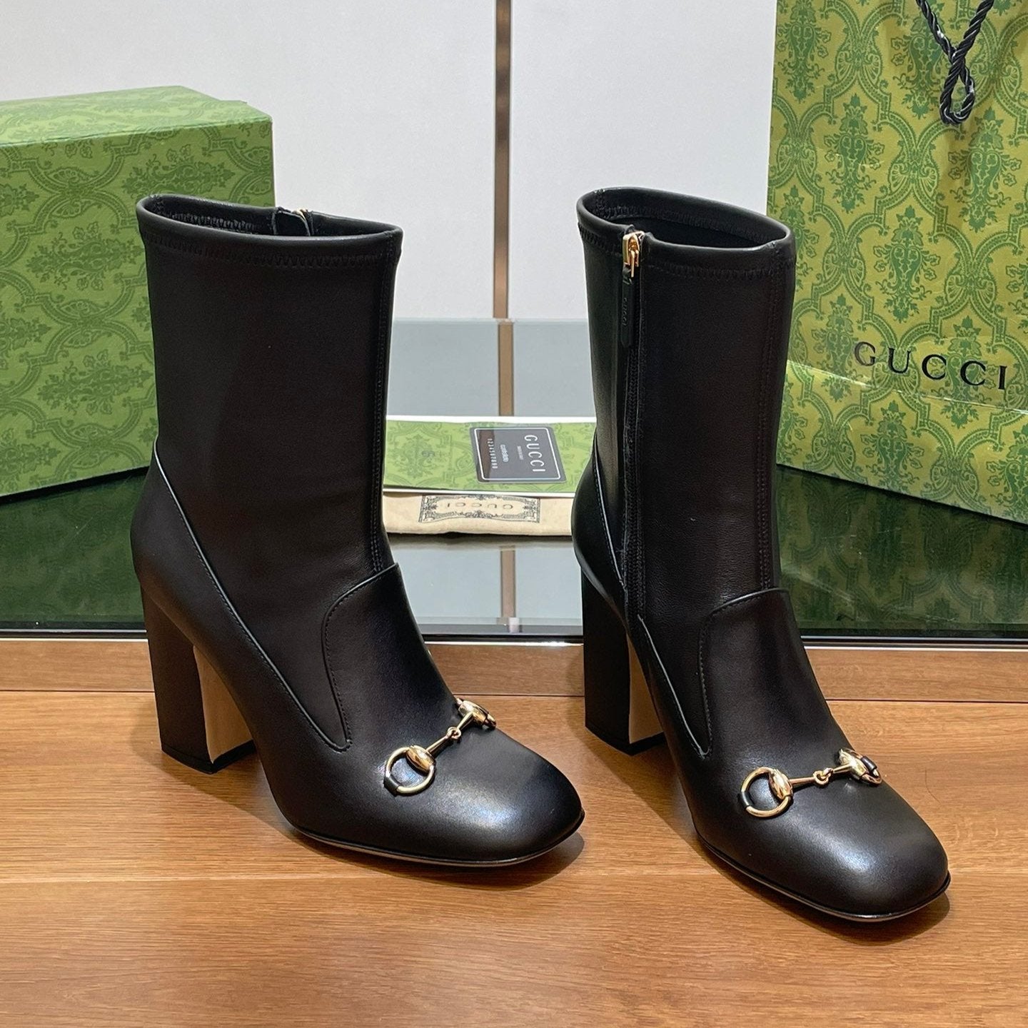Luxury Gucci GG Horsebit Ankle Boot 95 Black Calfskin