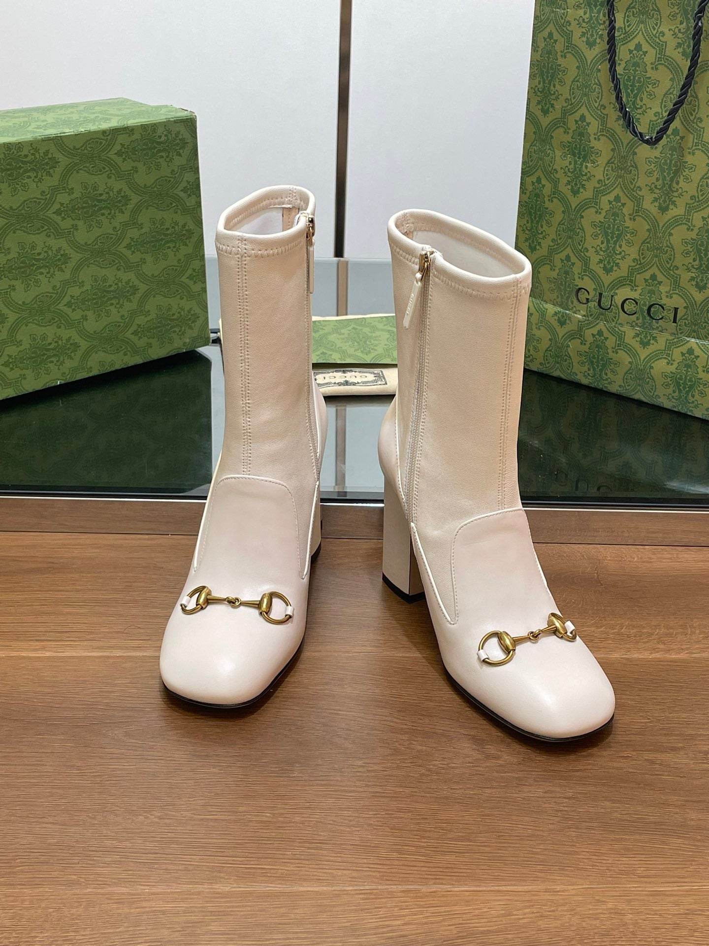 Luxury Gucci GG Horsebit Ankle Boot 95 Cream Calfskin