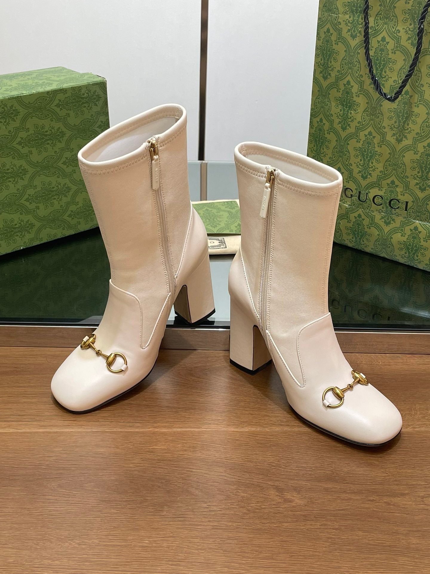 Luxury Gucci GG Horsebit Ankle Boot 95 Cream Calfskin