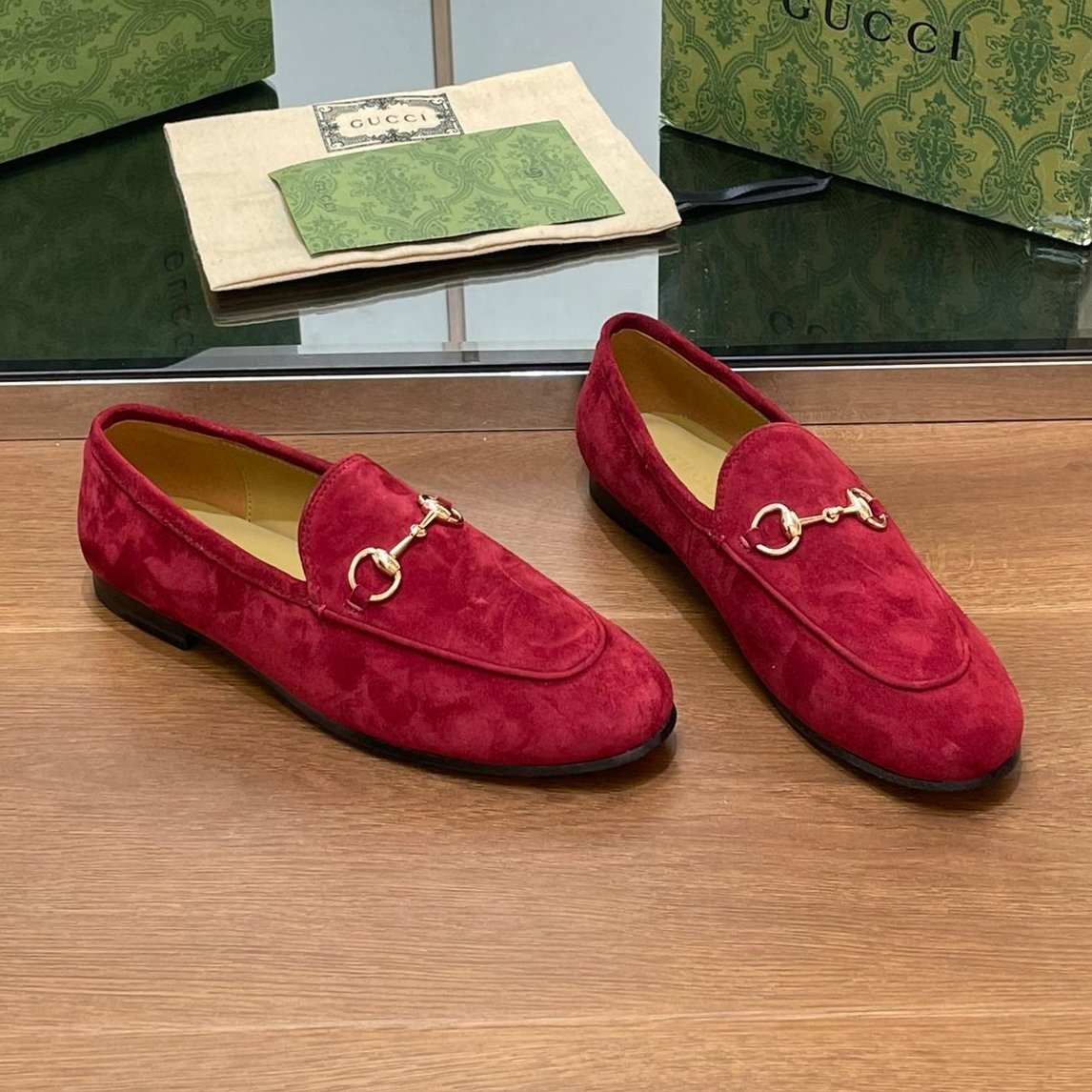 Luxury Gucci HORSEBIT LOAFER IN CHERRY RED SUEDE