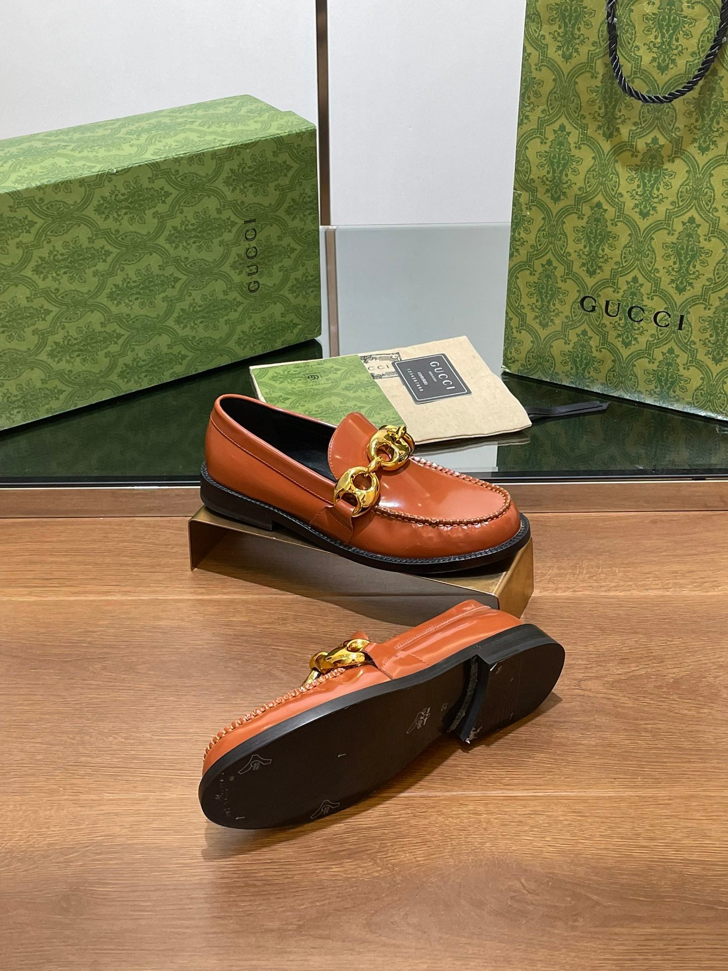 Luxury Gucci GG Marina Loafer Bronw Patent Calfskin