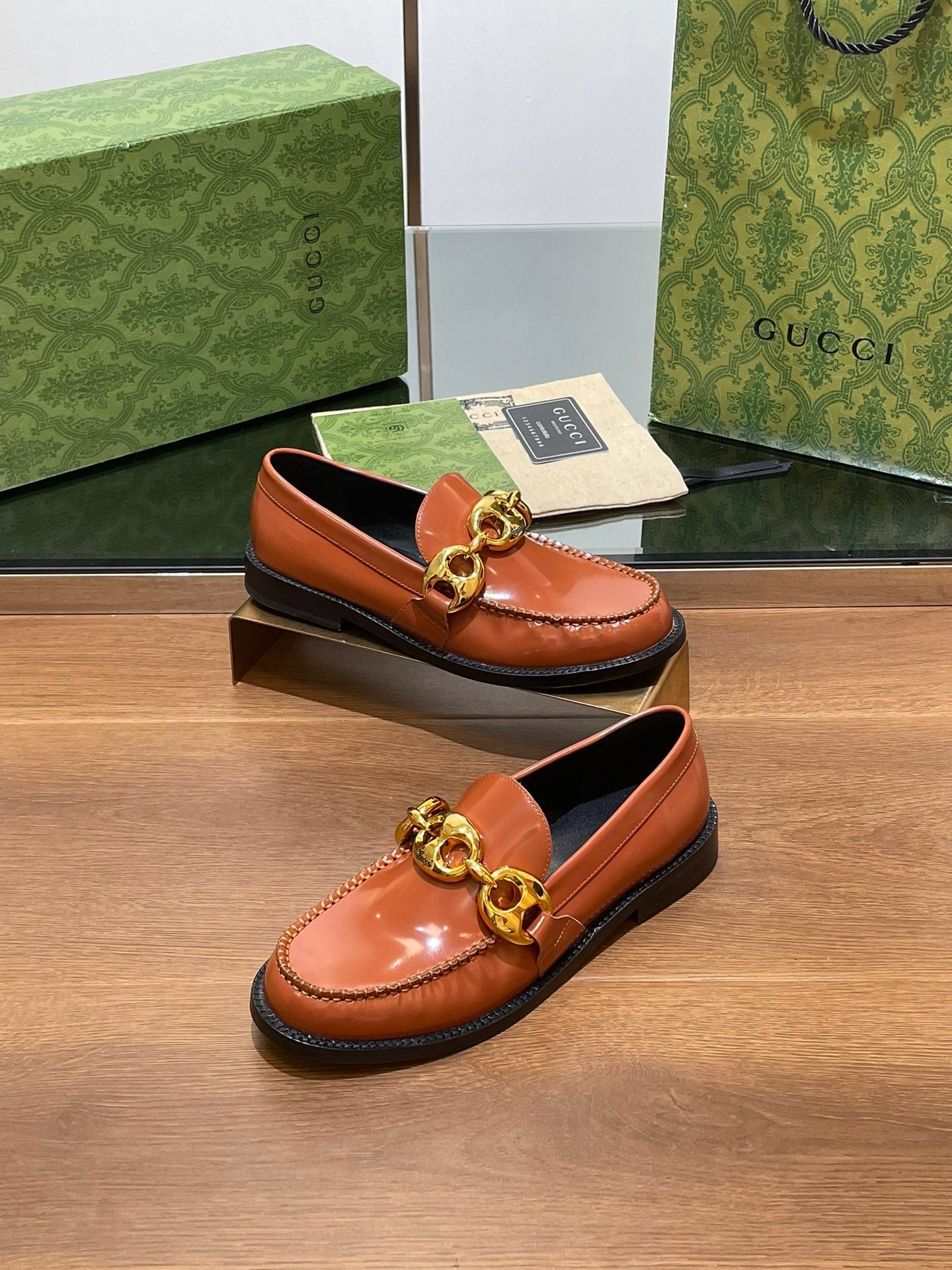 Luxury Gucci GG Marina Loafer Bronw Patent Calfskin