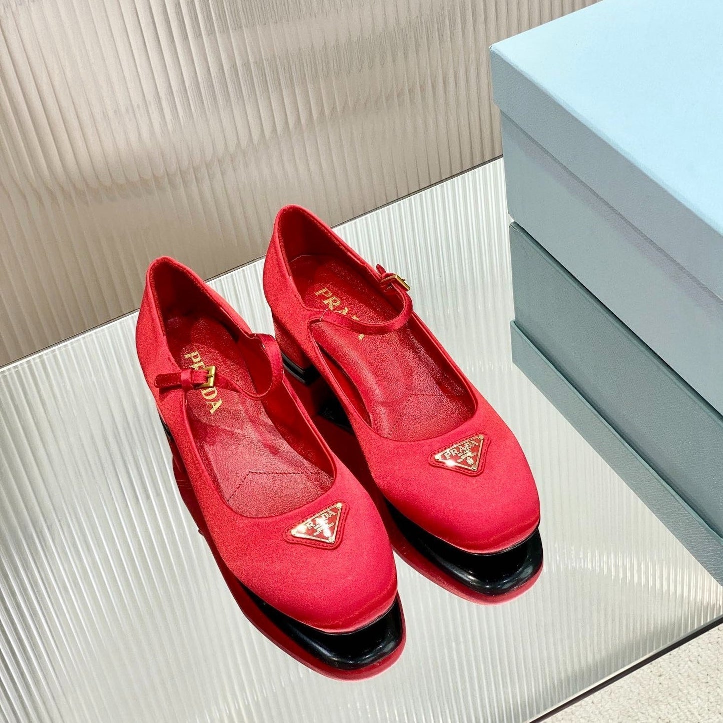 Luxury PradaNAPPA MARY JANE PUMPS CRIMSON SATIN