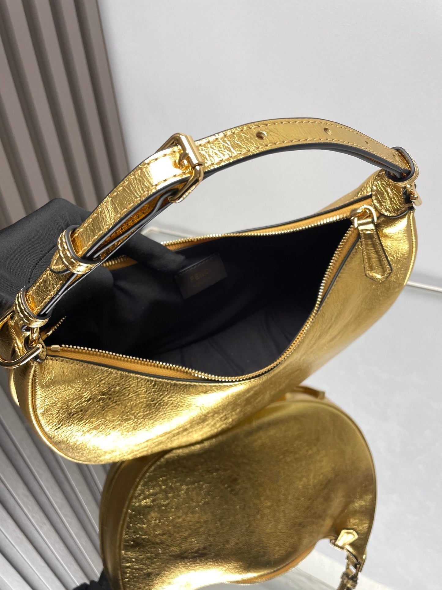 Luxury FendiFENDIGRAPHY MEDIUM 29 IN GOLD METALLIC SMOOTH LAMBSKIN GOLD HARDWARE
