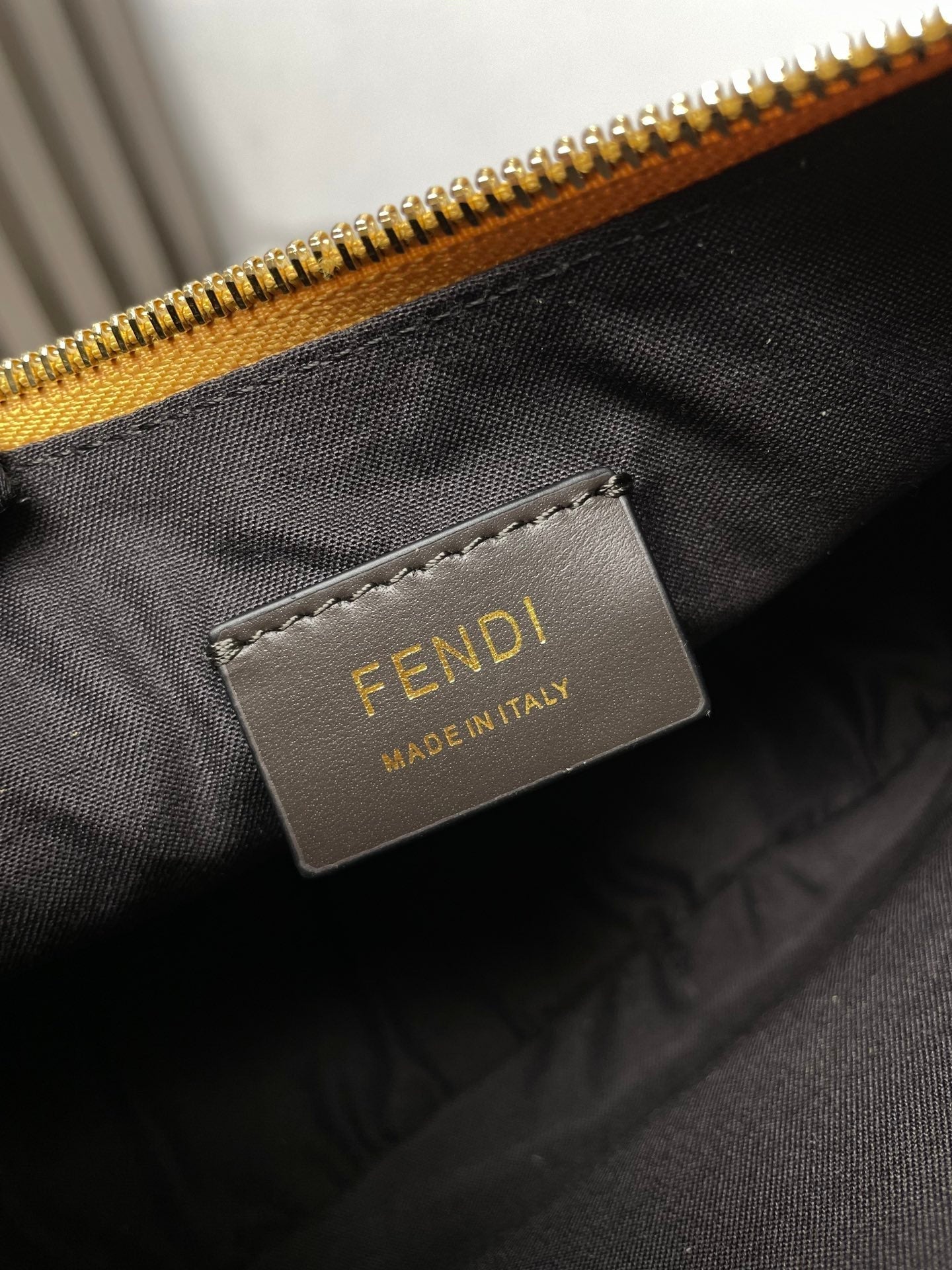 Luxury FendiFENDIGRAPHY MEDIUM 29 IN GOLD METALLIC SMOOTH LAMBSKIN GOLD HARDWARE
