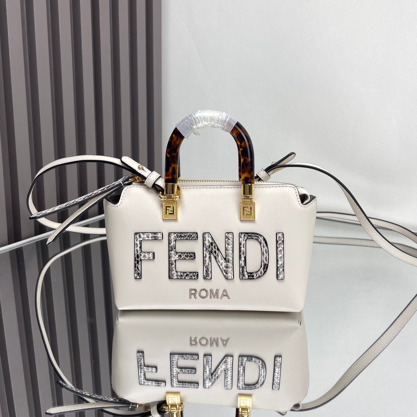 Luxury FendiBY THE WAY MINI 18 IN WHITE LAMBSKIN GOLD HARDWARE