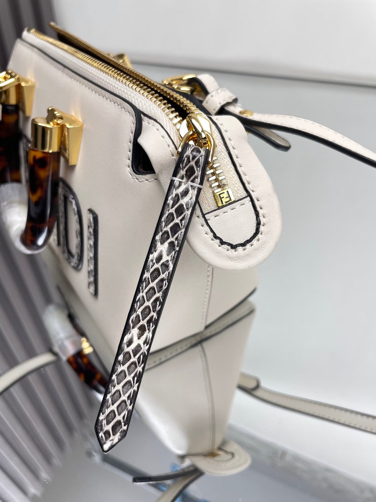 Luxury FendiBY THE WAY MINI 18 IN WHITE LAMBSKIN GOLD HARDWARE