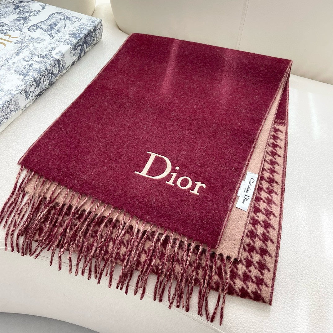 Luxury DiorSCARF 180 CM CURRANT RED WOOL AND CASHMERE 407334