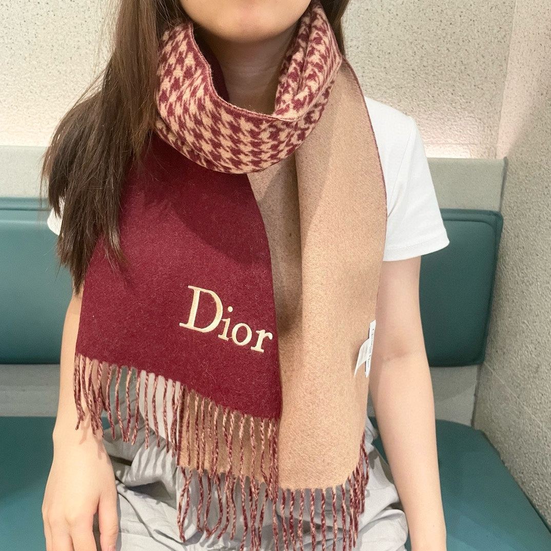 Luxury DiorSCARF 180 CM CURRANT RED WOOL AND CASHMERE 407334
