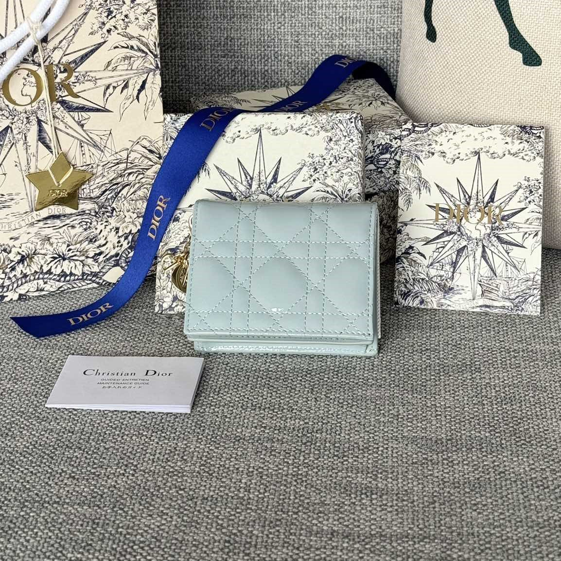 Luxury DiorCaro 11cm Compact Wallet Shiny Cloud Blue Calfskin