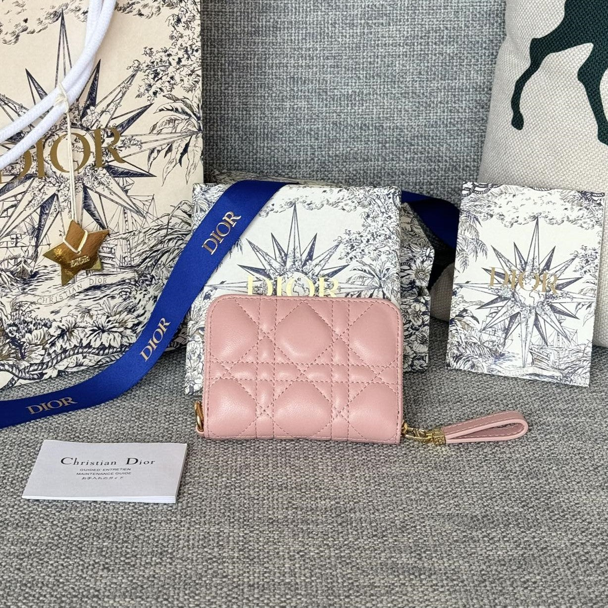 Luxury DiorLogo Caro 11cm Compact Wallet Pink Calfskin