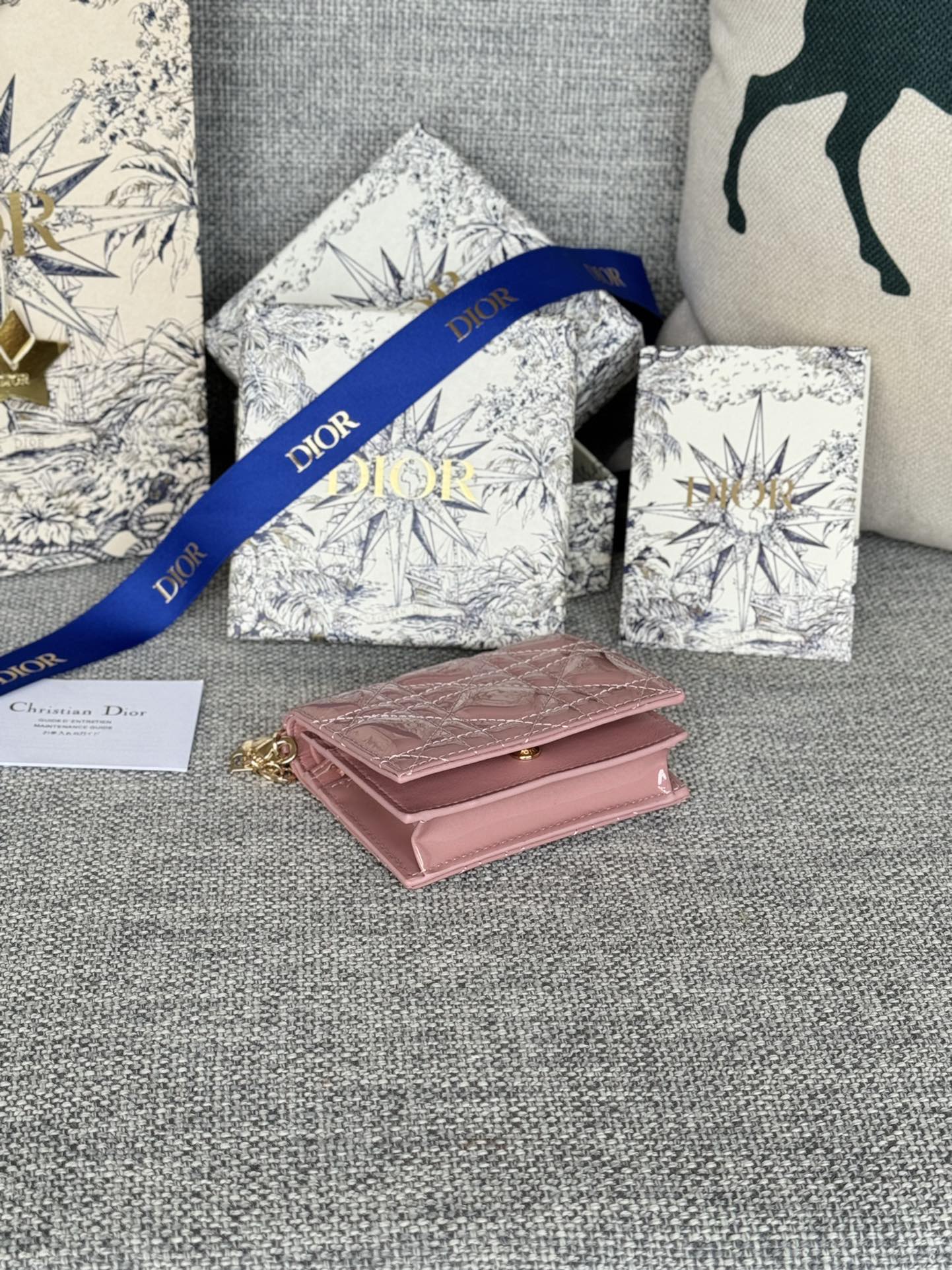 Luxury DiorCaro 11cm Compact Wallet Shiny Pink Calfskin