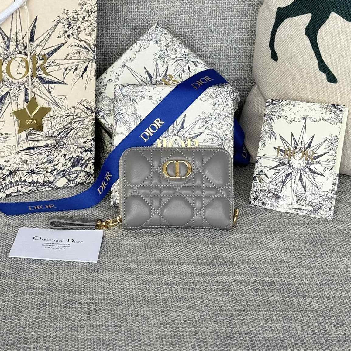 Luxury DiorLogo Caro 11cm Compact Wallet Grey Calfskin