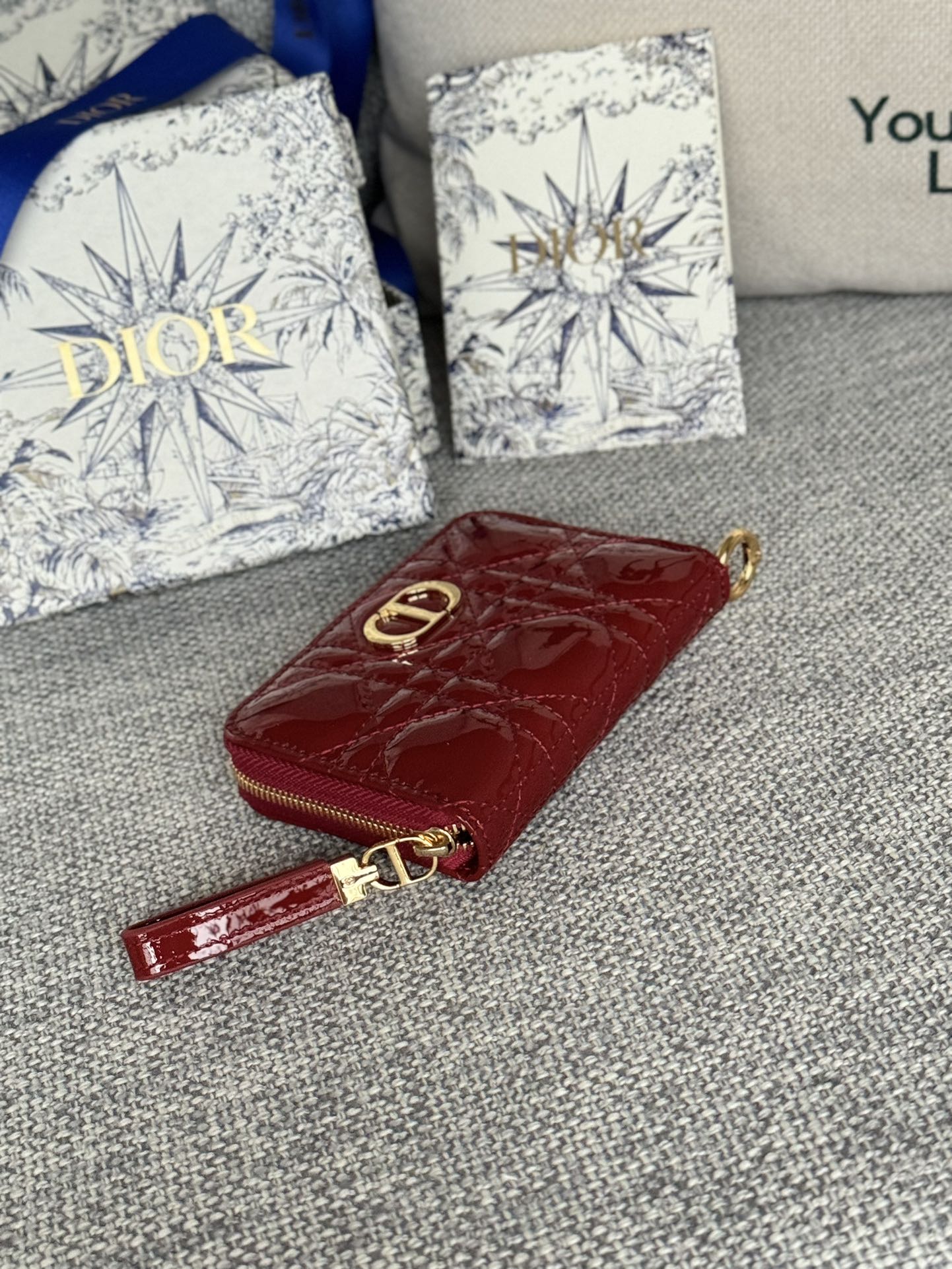 Luxury DiorLogo Caro 11cm Compact Wallet Shiny Red Calfskin