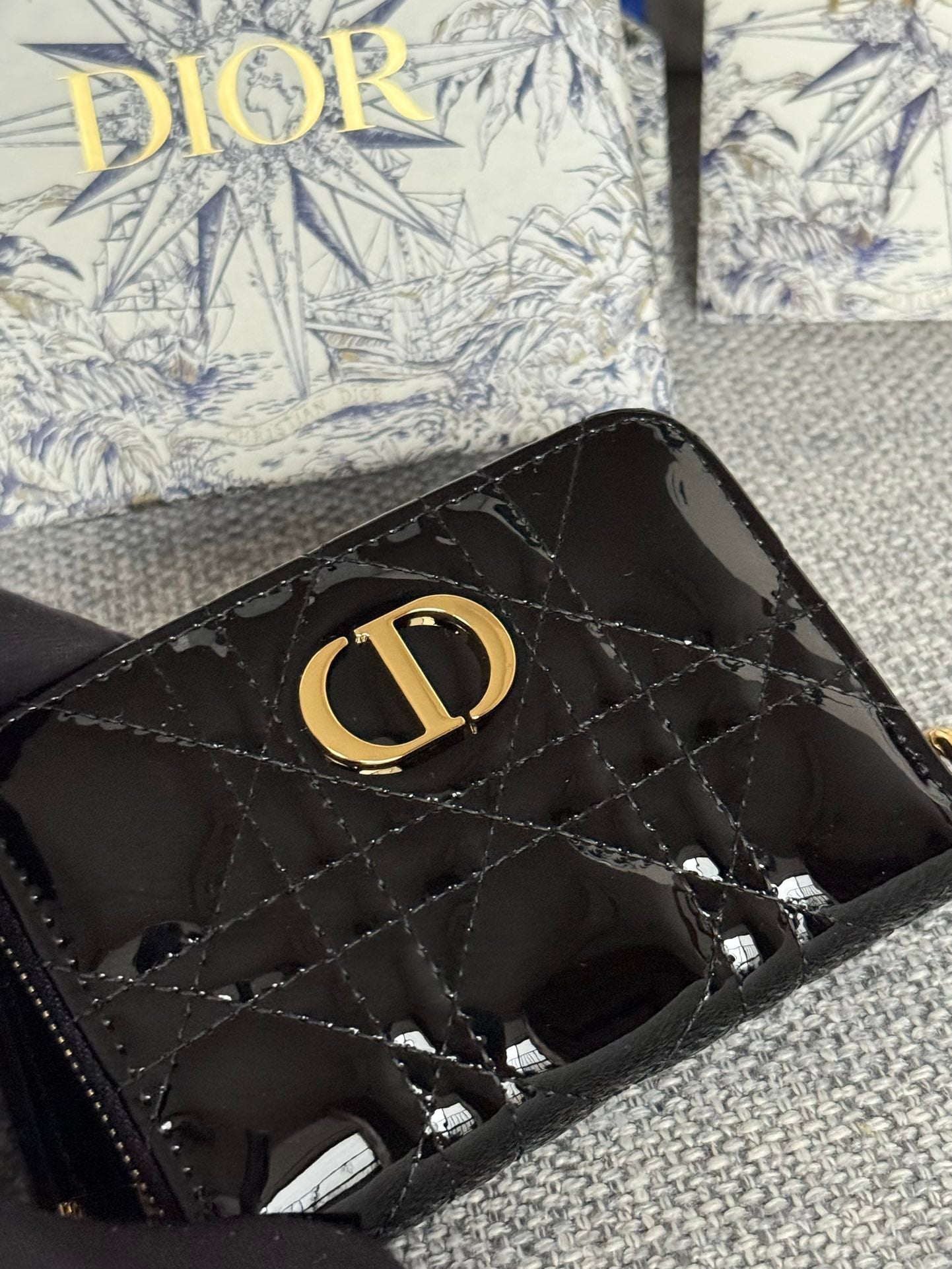 Luxury DiorLogo Caro 11cm Compact Wallet Shiny Black Calfskin