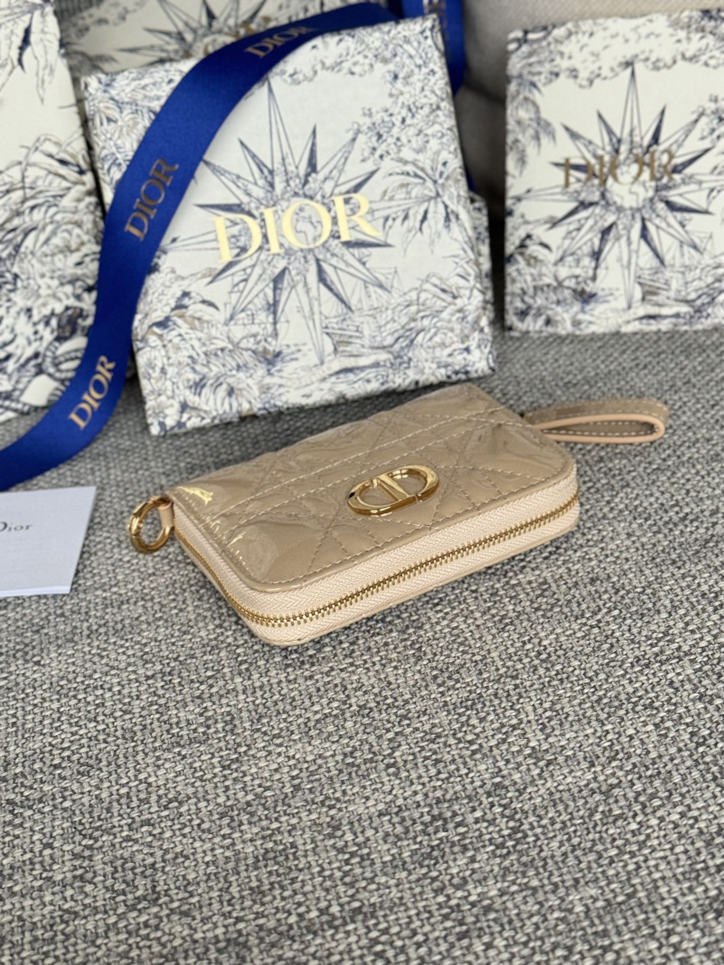 Luxury DiorLogo Caro 11cm Compact Wallet Shiny Beige Calfskin