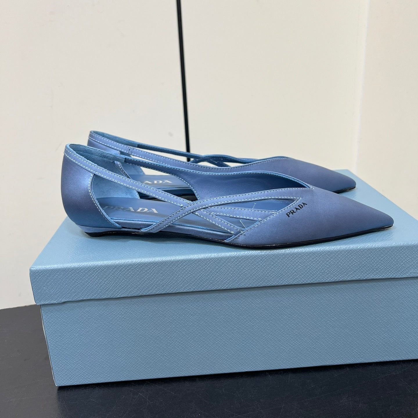 Luxury PradaCUT-OUT BALLERINAS IN PERANO BLUE SATIN