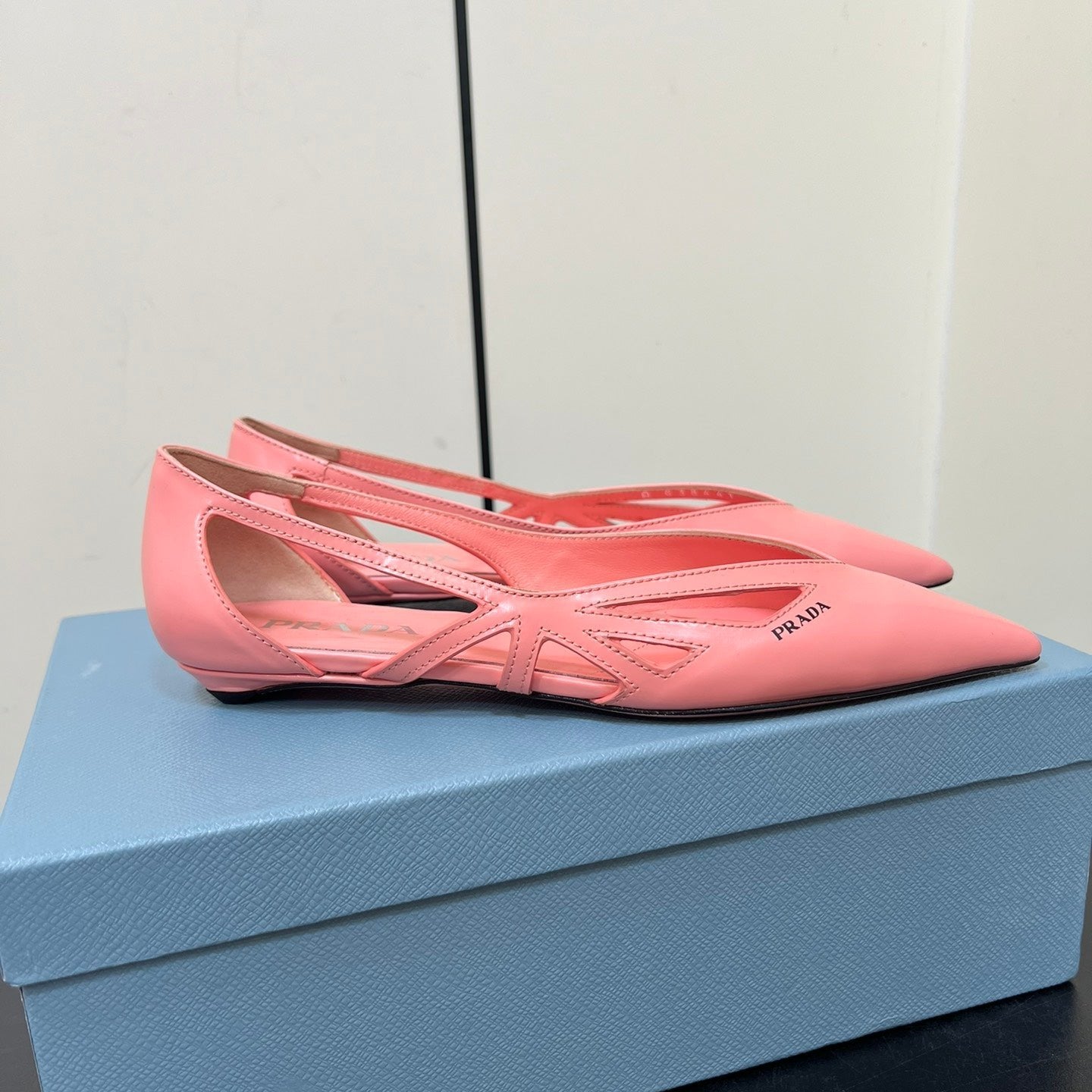 Luxury PradaBRUSHED CUT-OUT BALLERINA FLAT IN SALMON PINK CALFSKIN