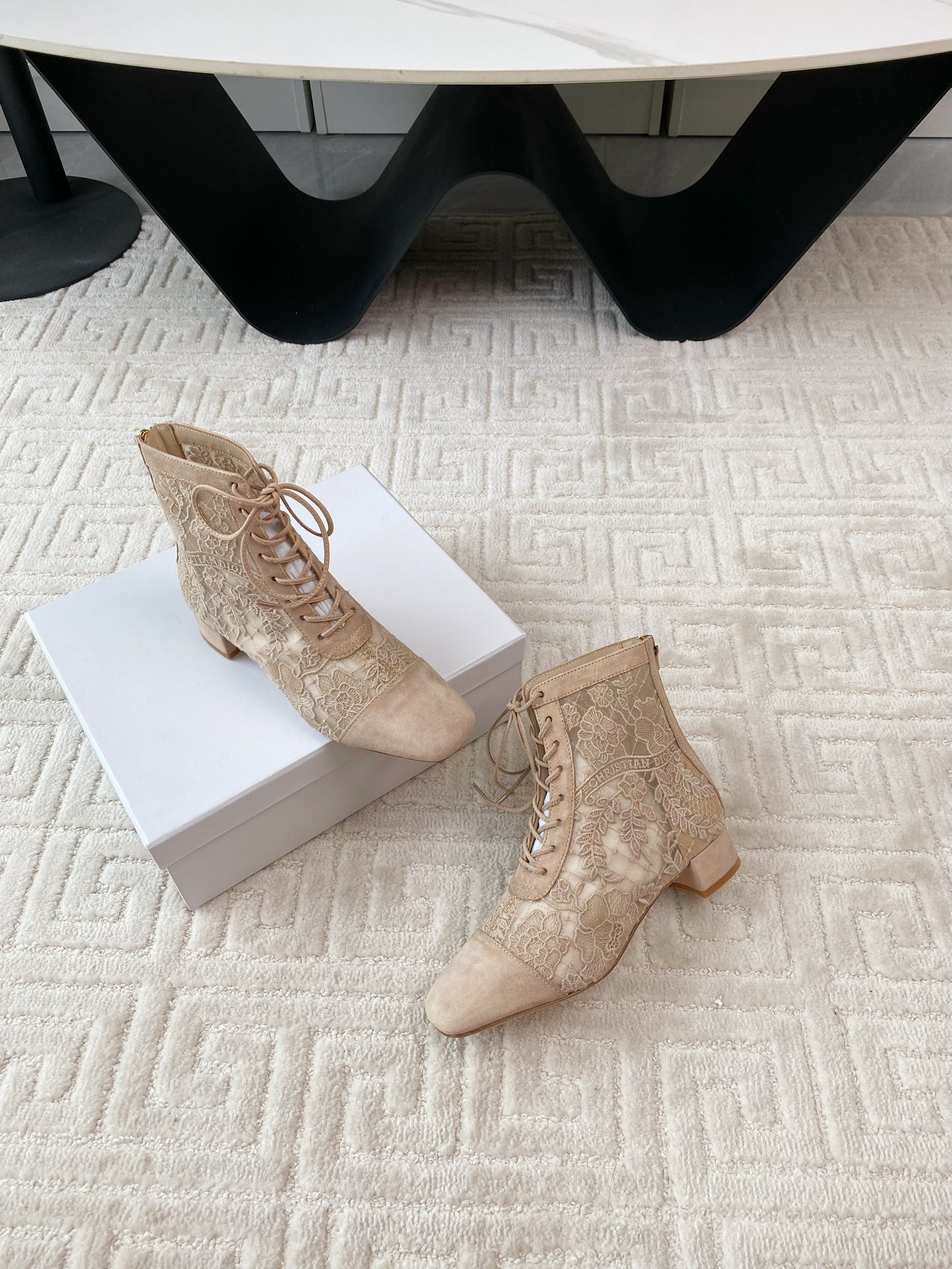 Luxury DiorNaughtily-D Heeled Ankle Boot Beige Transparent Mesh Roses Embroidery And Suede