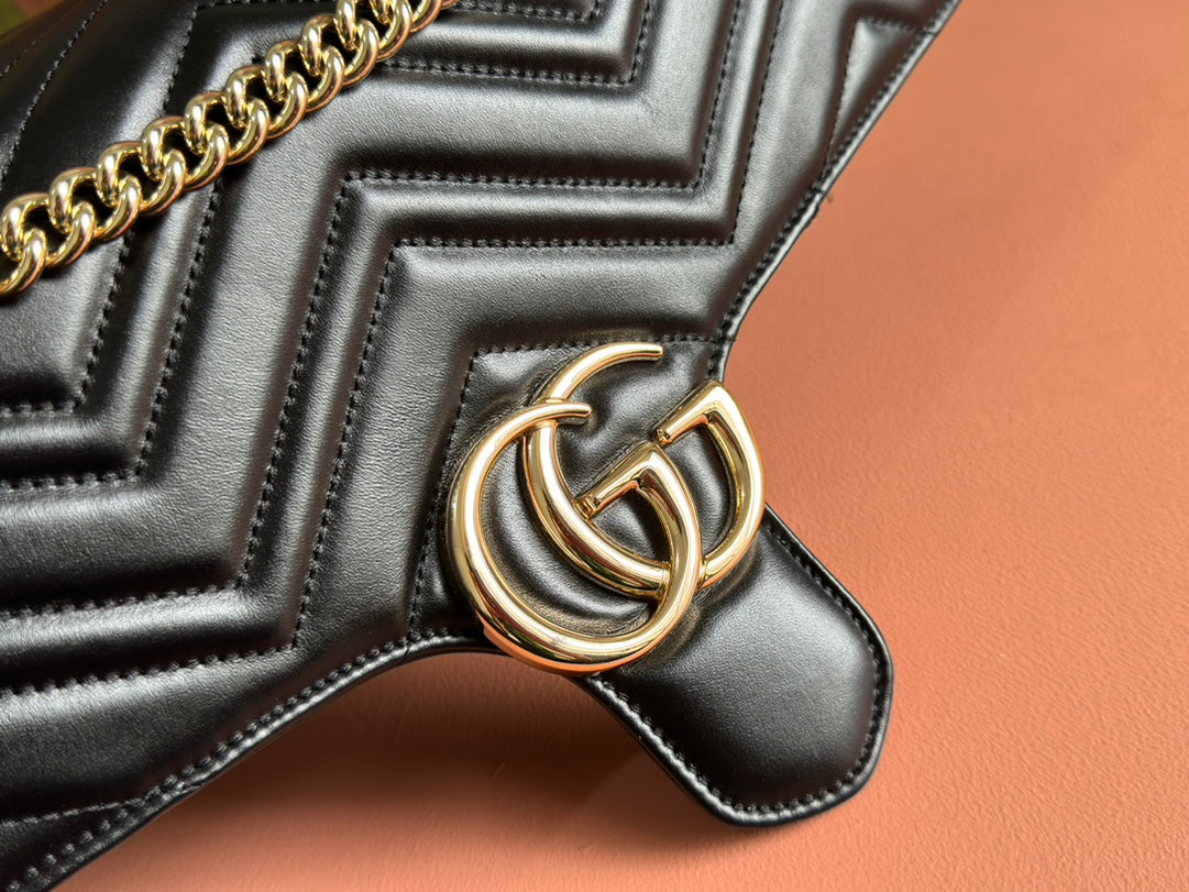 Luxury Gucci MARMONT SHOULDER BAG 40 IN BLACK CALFSKIN GOLD CHAIN