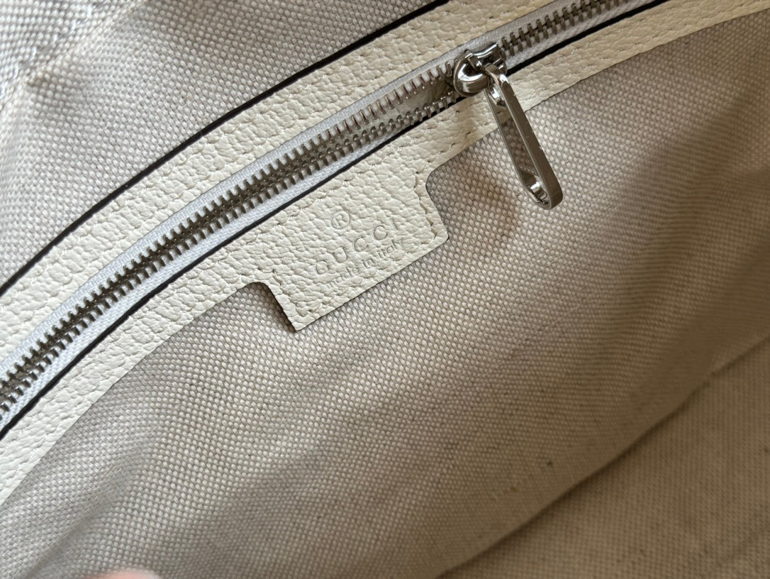 Luxury Gucci SMALL CROSSBODY BAG 24 WITH TAG IN WHITE CALFSKIN AND CANVAS TRIM