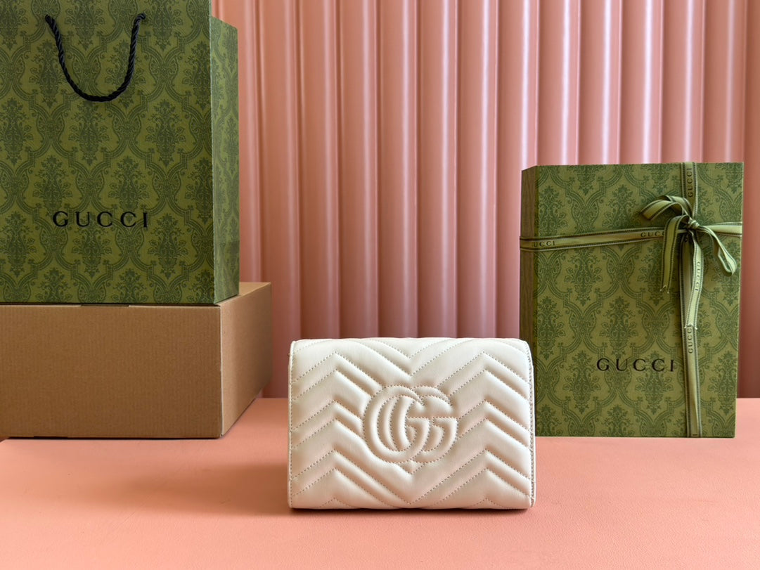 Luxury Gucci MARMONT SMALL SHOULDER BAG 20 IN WHITE LAMBSKIN GOLD HARDWARE