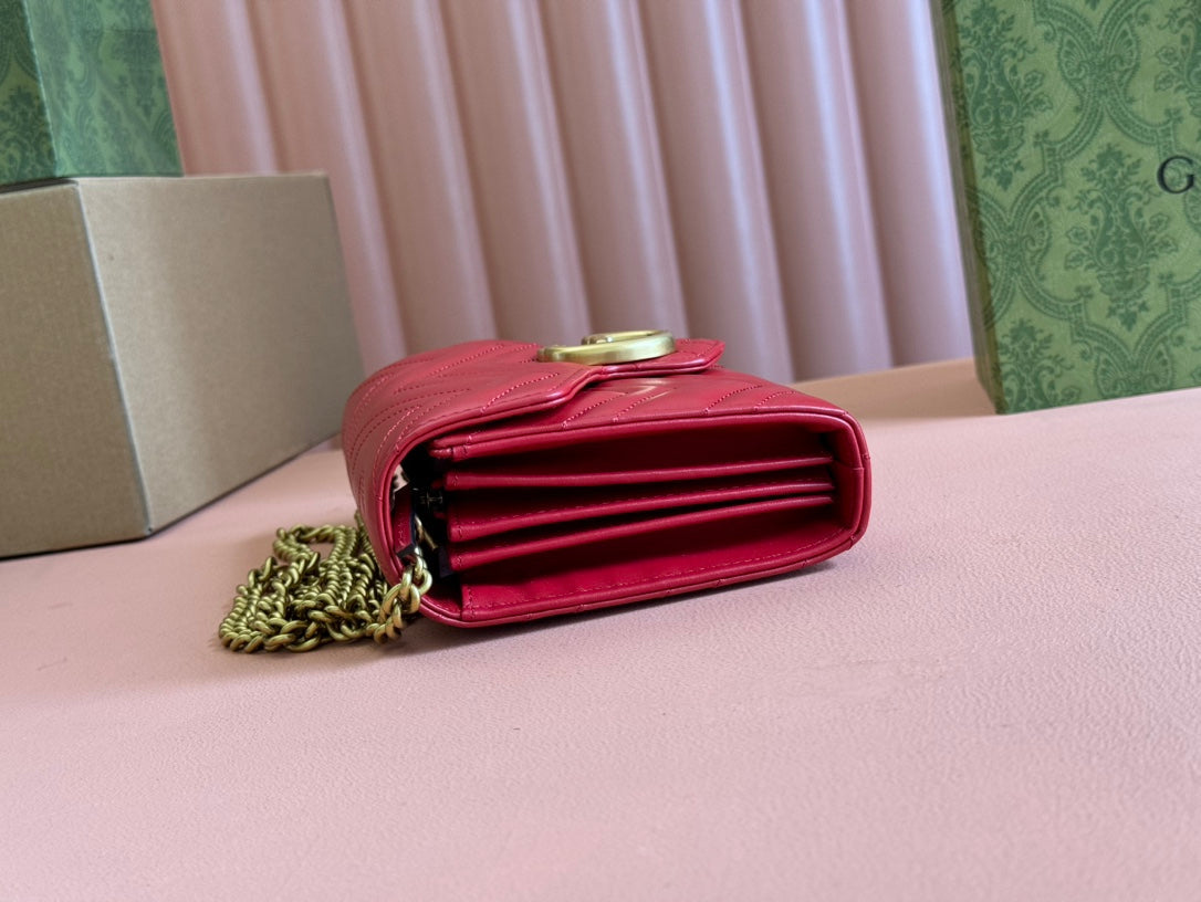 Luxury Gucci MARMONT SMALL SHOULDER BAG 20 IN RED LAMBSKIN GOLD HARDWARE