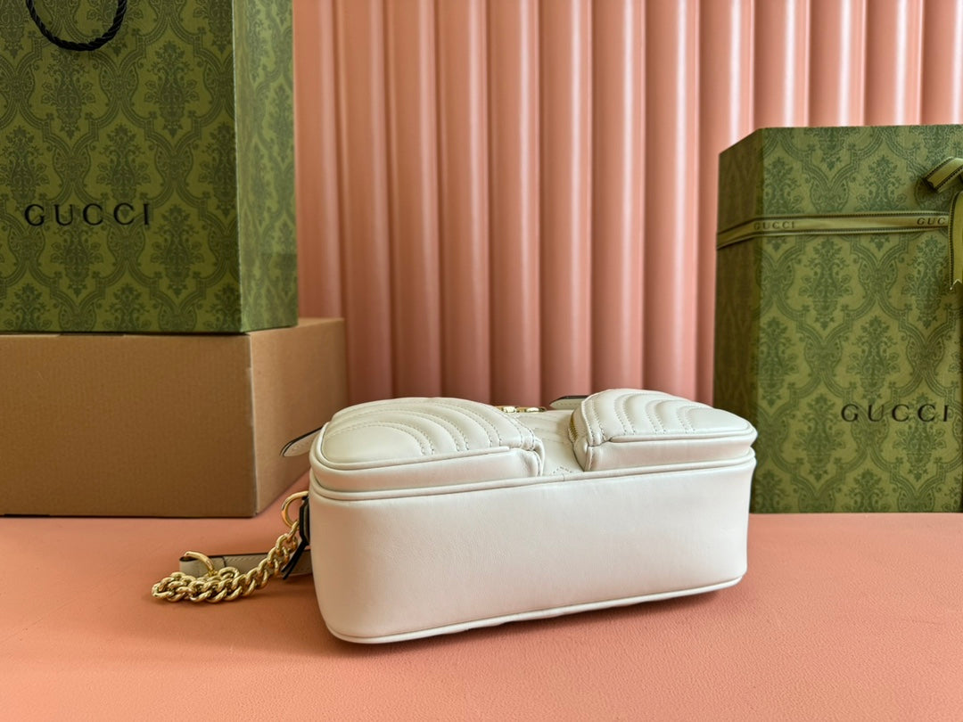 Luxury Gucci MARMONT SMALL SHOULDER BAG 24 IN WHITE CALFSKIN GOLD HARDWARE