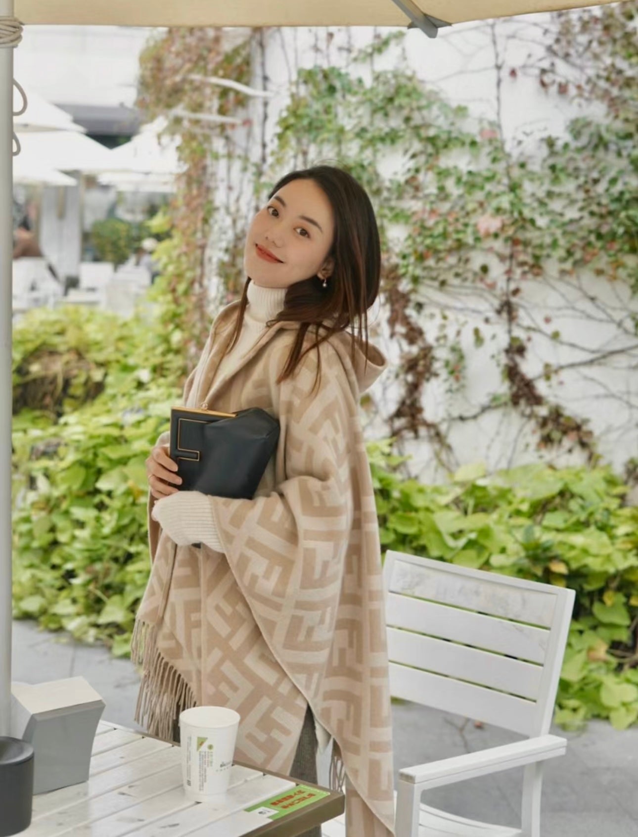 Luxury FendiFF PONCHO IN TUSCAN BEIGE CASHMERE 413684