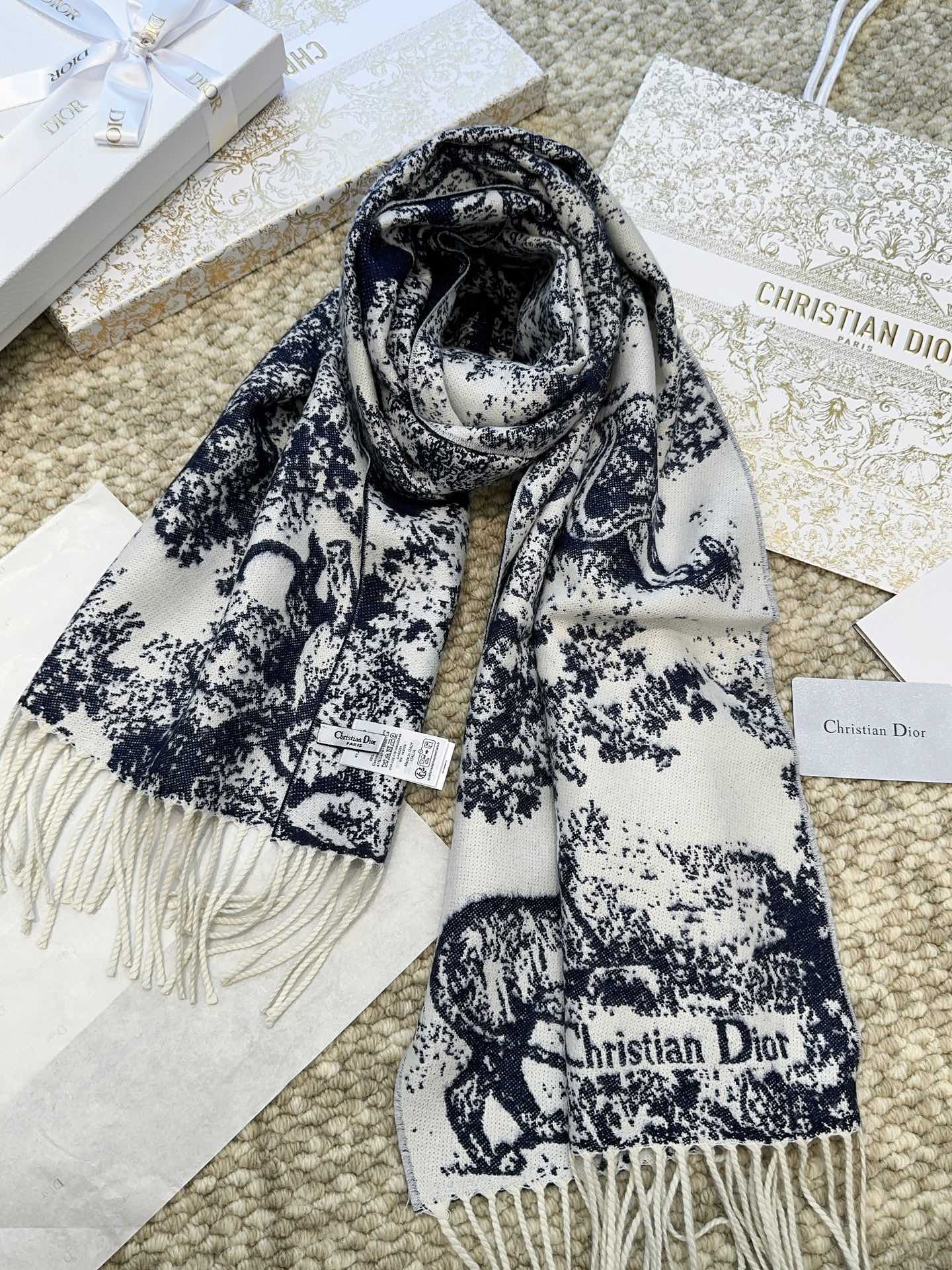 Luxury DiorSCARF 220 CM IN NAVY BLUE MIX WHITE MONOGRAM CASHMERE AND WOOL 413656