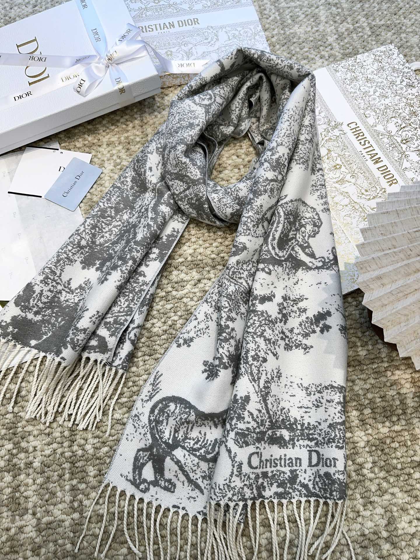 Luxury DiorSCARF 220 CM IN WHITE MIX LIGHT GRAY MONOGRAM CASHMERE AND WOOL 413657