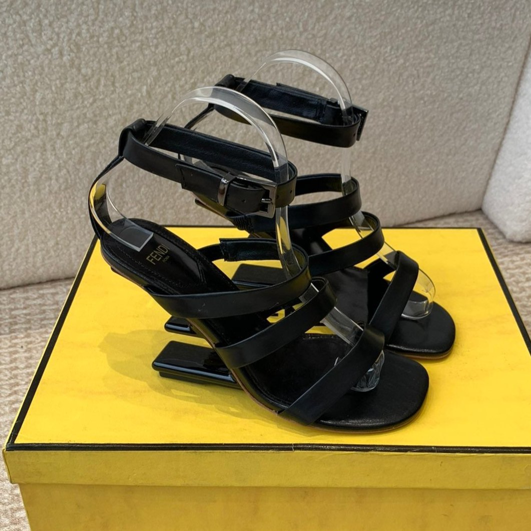 Luxury FendiLuxury FendiHIGH SANDAL 10 CM IN BLACK CALFSKIN