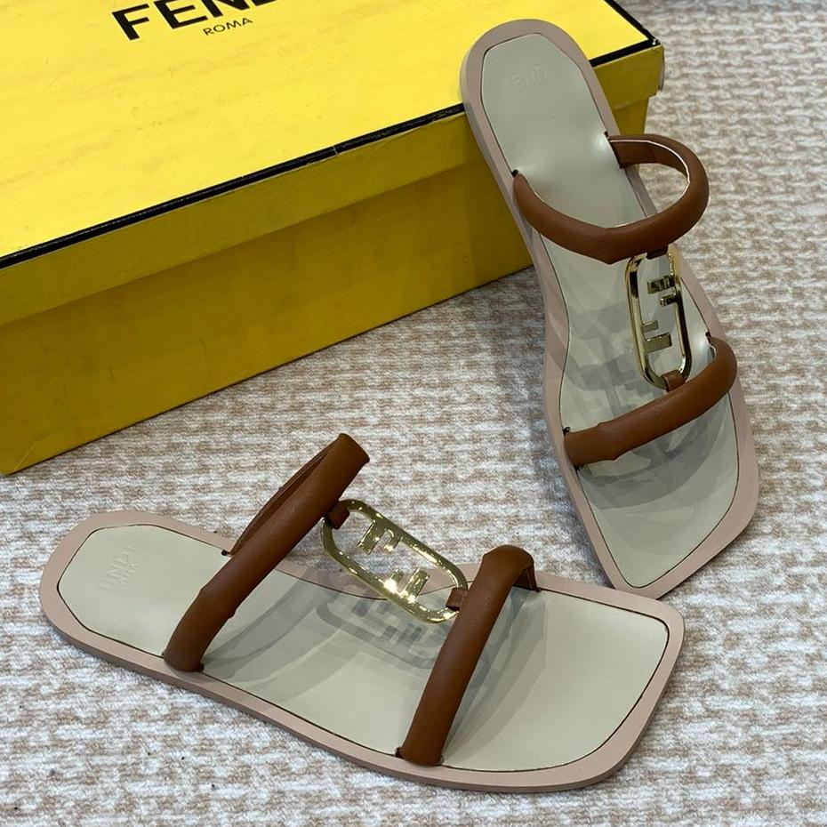 Luxury FendiLuxury FendiO'LOCK SLIDES BROWN CALFSKIN WITH GOLD HARDWARE