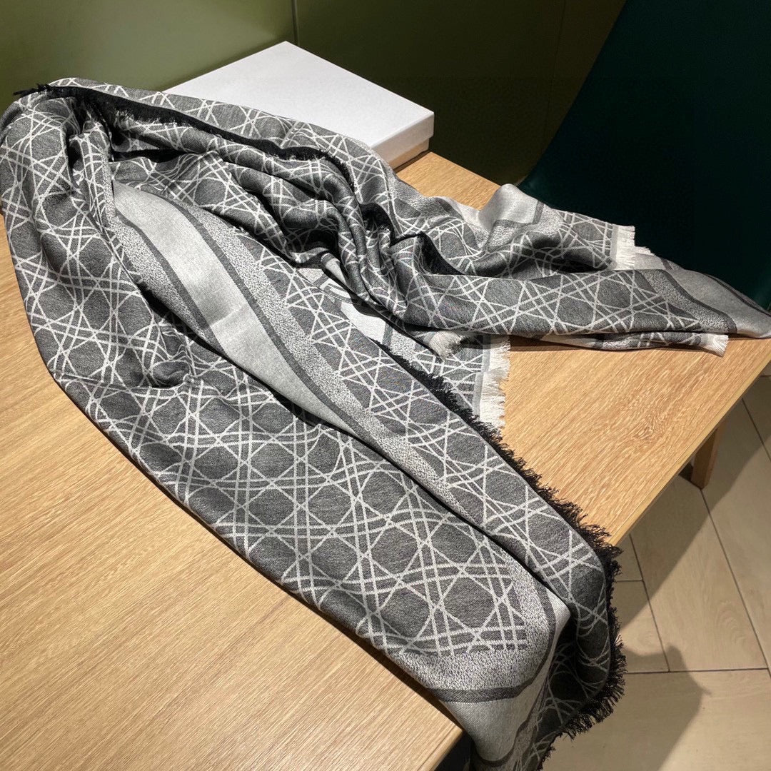 Luxury DiorSQUARE SCARF 140 CM IN BLACK MIX WHITE  WOOL AND SILK 415454