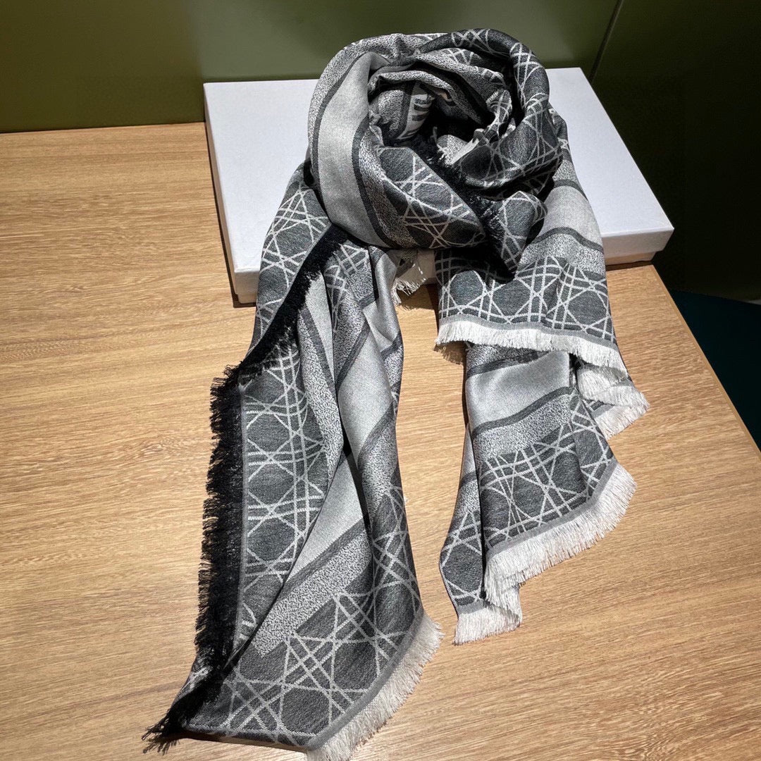 Luxury DiorSQUARE SCARF 140 CM IN BLACK MIX WHITE  WOOL AND SILK 415454