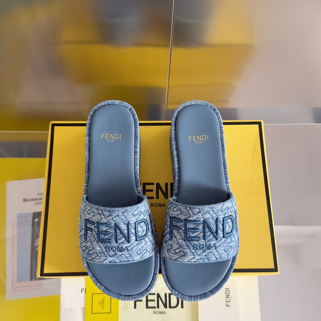 Luxury FendiFF Monogram Sunshine 65 Blue Sky Fabric Slide