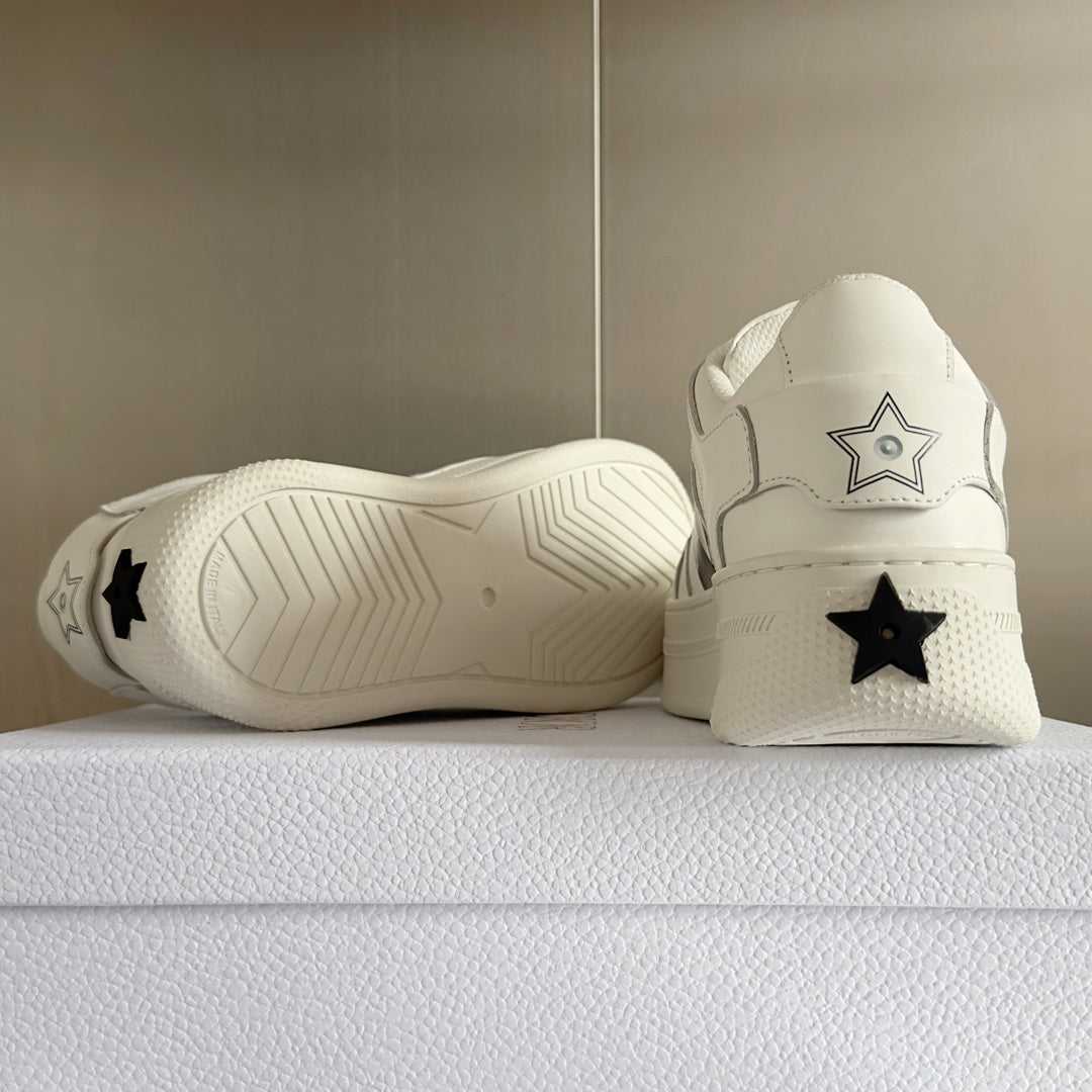 Luxury Diorstar sneaker white black calfksin
