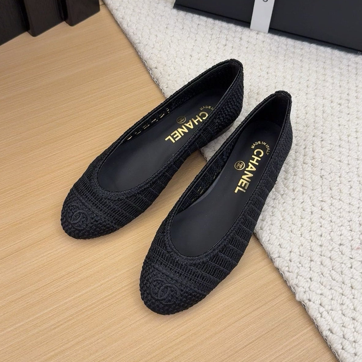 Luxury Chanel 25 Ballet Flat Black Raffia