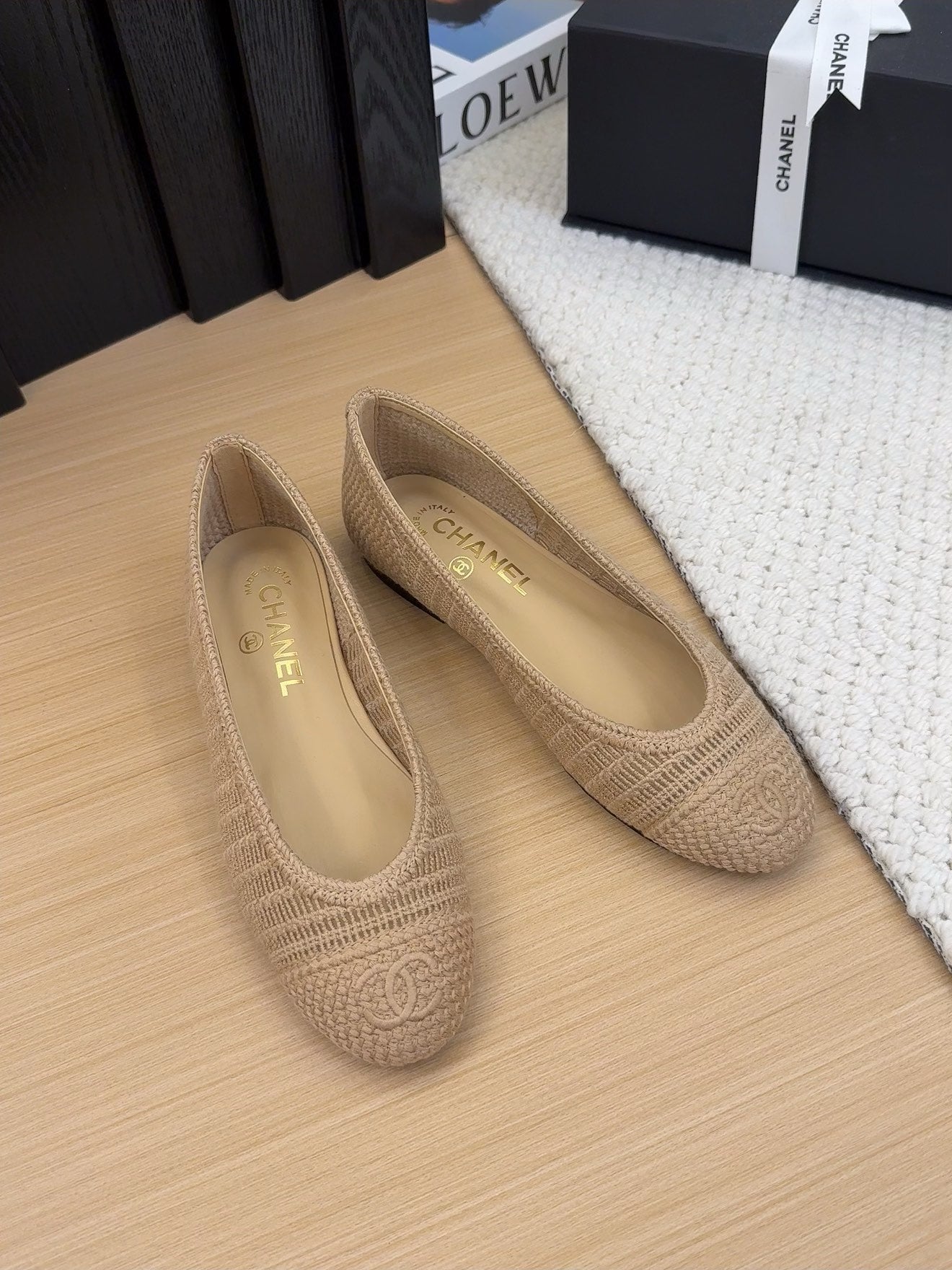 Luxury Chanel 25 Ballet Flat Beige Raffia